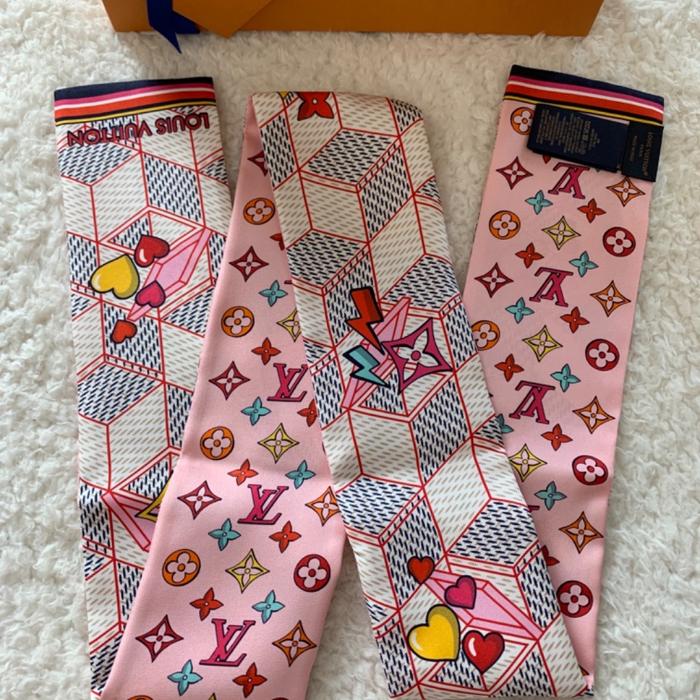 NEW LOUIS VUITTON DAMIER POP UP BANDEAU - M77697 - Picture 7 of 14